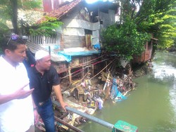 Warga Kuningan Barat Minta Sandiaga Carikan Jodoh untuk Kakek 70 Tahun