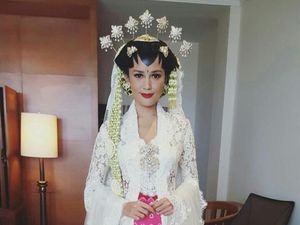 Cantiknya Titi Rajo Bintang Dalam Balutan Kebaya Jawa