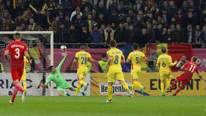 Lewandowski Dua Gol, Polandia Kalahkan Rumania 3-0