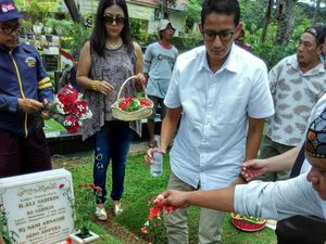 Sandiaga Uno Ziarah ke Makam Bung Hatta, Ali Sadikin, dan AR Baswedan