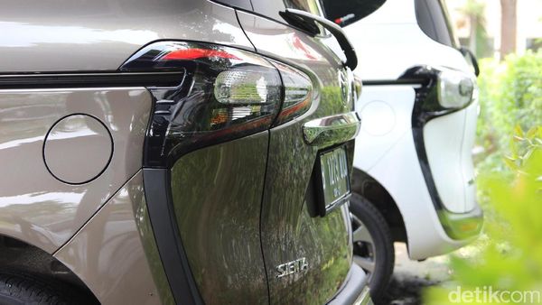 Honda BR-V dan Toyota Sienta Kompak Nyungsep