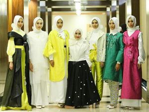 Jadi Anggota APPMI, Anniesa Hasibuan Rilis Koleksi Busana Muslim Daisy
