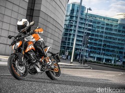 Motor KTM Bermesin 125cc Bakal Masuk Indonesia?