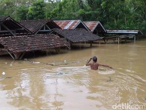 BPBD Trenggalek Siapkan Alat Berat dan Personel Hadapi Bencana Musim Hujan BPBD Trenggalek Siapkan Alat Berat dan Personel Hadapi Bencana Musim Hujan