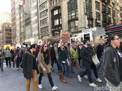 Ratusan Siswa di Los Angeles Juga Ikut Demo Anti Donald Trump