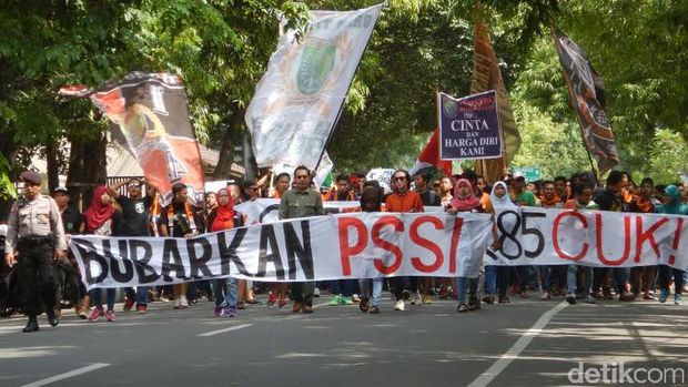 Kecewa, Suporter Persibo Segel Kantor Pengcab PSSI Bojonegoro
