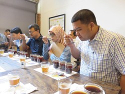 Seluk Beluk Proses Roasting dan Cupping Dicermati para Peserta