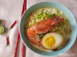 Punya Sarden dan Mie Instan? Olah Jadi 5 Menu Makan Malam yang Enak