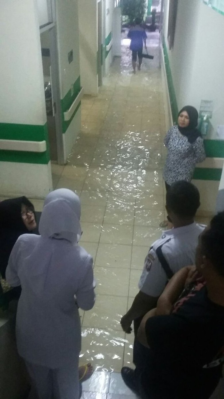 Hujan Badai, RS Mata Cicendo Bandung Terendam Banjir Hujan Badai, RS Mata Cicendo Bandung Terendam Banjir