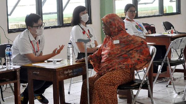 Pengobatan Gratis untuk Warga Pulau Pramuka