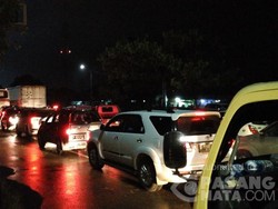 Arus Balik Long Weekend, Lalin Tol Cikampek-Jakarta Padat 5 KM di Dawuan
