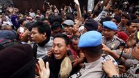 Sekelompok Warga di Sawah Besar Tolak Djarot