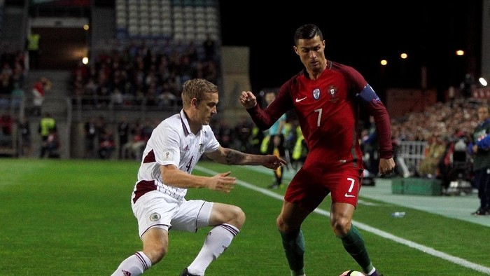 Ronaldo Dua Gol, Portugal Hantam Latvia 4-1