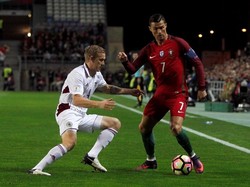 Ronaldo Dua Gol, Portugal Hantam Latvia 4-1