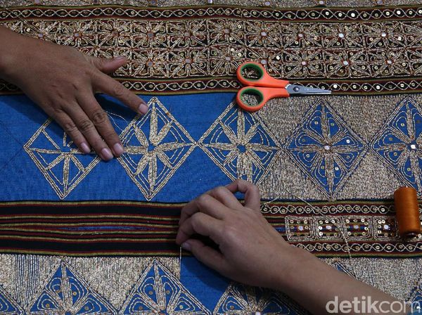 Risers Kunjungi Perajin Tapis Lampung