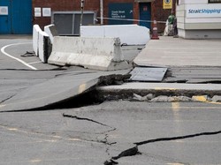 Nenek Berusia 100 Tahun Diselamatkan dari Puing Gempa Selandia Baru