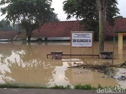 Ribuan Rumah di Tangerang dan Karawang Terendam Banjir