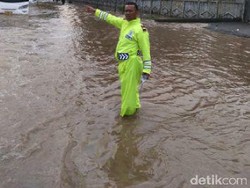 Rancaekek Masih Banjir, Mobil dan Motor ke Arah Garut Dialihkan Via Majalaya