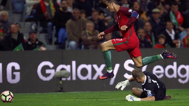 Ronaldo Dua Gol, Portugal Hantam Latvia 4-1