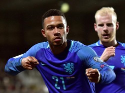 Diminati Everton, Memphis Depay Belum Menyerah di MU