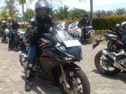 Dokter yang Satu Ini Hobinya Geber Motor di Hari Libur