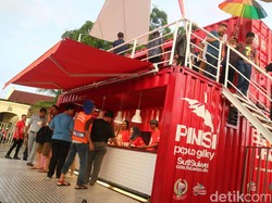 Keren! Ada Pinisi Pop Up Gallery di Depan Benteng Fort Rotterdam