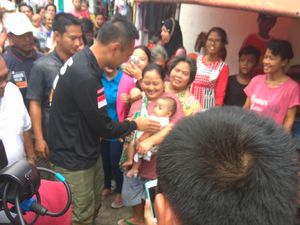 Saat Agus Yudhoyono  Menyapa Almira di Pademangan Timur