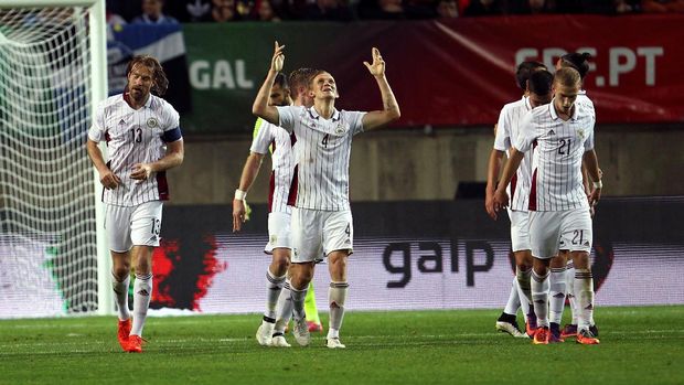 Ronaldo Dua Gol, Portugal Hantam Latvia 4-1