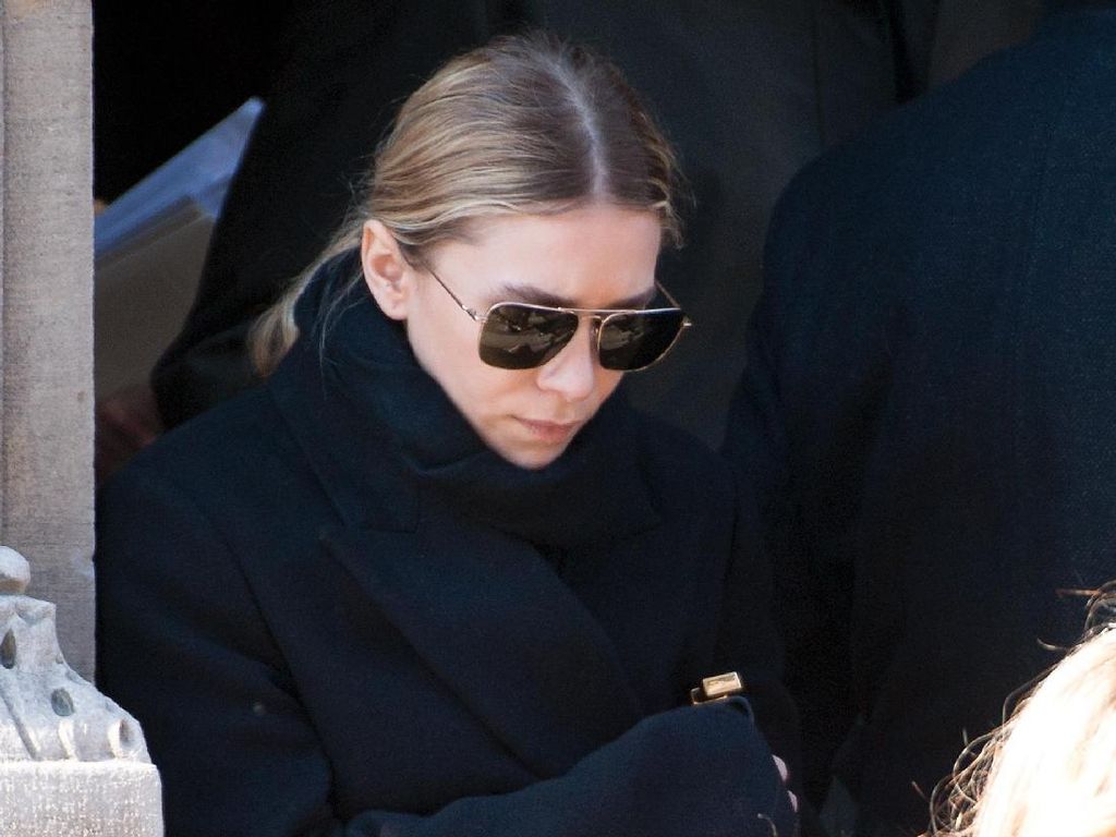 Ashley Olsen Pacaran Dengan Pria 28 Tahun Lebih Tua