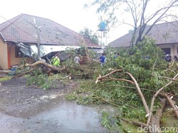Puting Beliung Terjang Tiga Kecamatan di Blitar