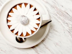 Wouw! Cantiknya Bunga Marshmallow Dalam Hot Chocolate Kreasi Dominique Ansel