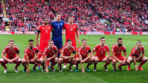 Pose Anti <I>Mainstream</I> Tim Wales Sebelum Tanding