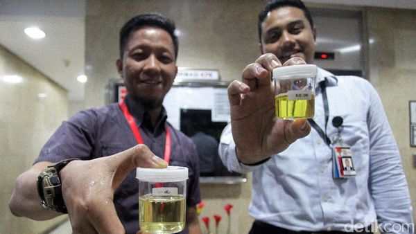 Pimpinan dan Pegawai KPK Tes Urine