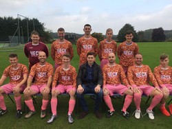 Sosis-Sosis di Jersey Klub Sepakbola Ini