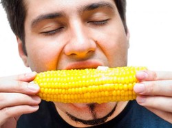 Wanita Terbukti Lebih Tertarik pada Aroma Tubuh Pria yang Banyak Makan Buah dan Sayuran