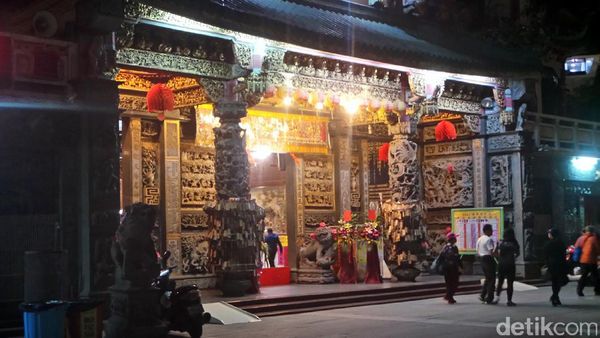 Megahnya Kuil Berusia 350 Tahun dari Taiwan