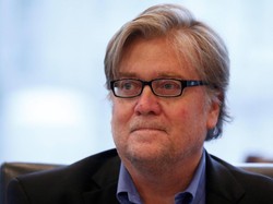 Trump Pecat Penasihat Senior Steve Bannon yang Kontroversial