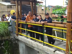 4 Menteri Blusukan ke Kali Buntung Yogyakarta, Puji Kebersihan Bantaran