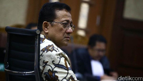 Irman Gusman Bacakan Eksepsi