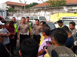Penertiban MPU dan Mobil Carter di Stasiun Kediri Diwarnai Adu Mulut