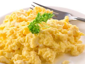 Ini 4 Langkah Mudah Bikin Scrambled Egg a la Jamie Oliver