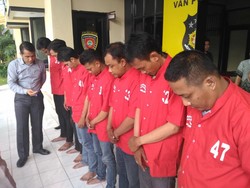 Sita Paksa Motor Kreditan di Jalan, 7 Debt Collector Diringkus Polisi