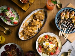 Kaum:  Untaian Cerita dari Sayur Bobor Kelor dan Lawar Klungah yang Sedap Mantap