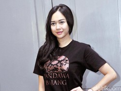 Cerita Aura Kasih yang Terjatuh Saat Manggung
