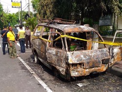 Usai Konflik Terjadi, Mobil Milik Ketua Paguyuban Angkutan Umum Terbakar