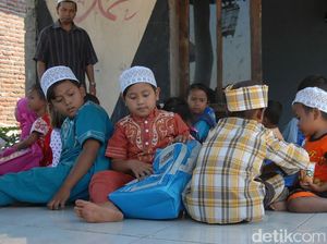 98 Anak Yatim dan Terlantar di Pondok Metal Diberi Akta Kelahiran