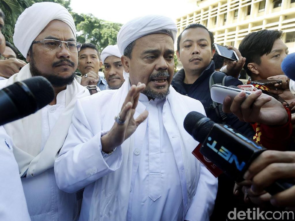 Pengacara: Habib Rizieq Overstay karena Permintaan Institusi di RI Pengacara: Habib Rizieq Overstay karena Permintaan Institusi di RI