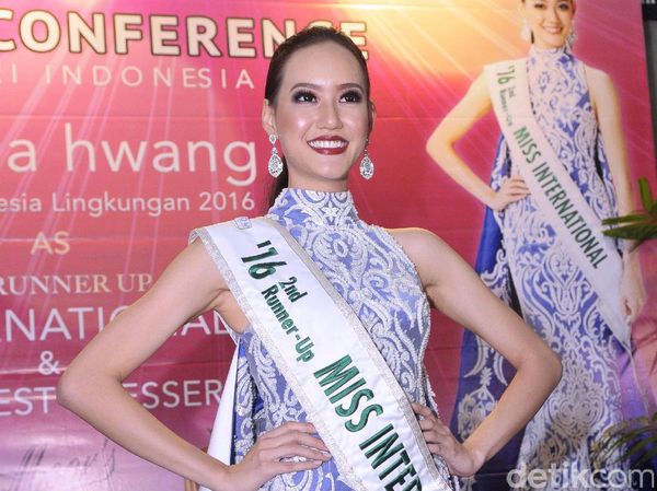 Cantiknya Felicia Hwang, Miss Best Dresser 2016