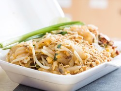 Ini Akibatnya Jika Sering Pakai Botol Minum Plastik dan Makan Makanan Kemasan