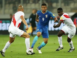 Brasil Atasi Peru 2-0